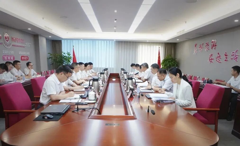 省国资委党委书记张正红到省尊龙凯时集团调研